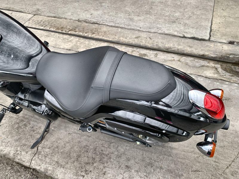 New 2026 Kawasaki VULCAN 900 CUSTOM Image 24