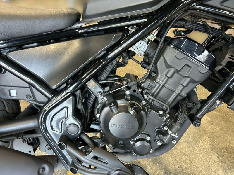 2022 Honda REBEL 300 Image 24