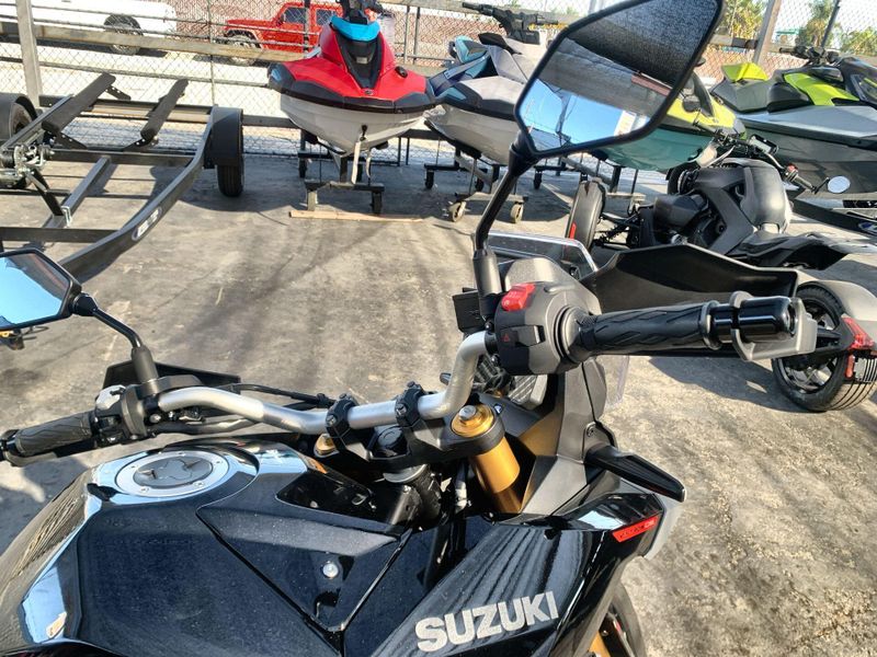 New 2025 Suzuki V-STROM 800DE Image 19