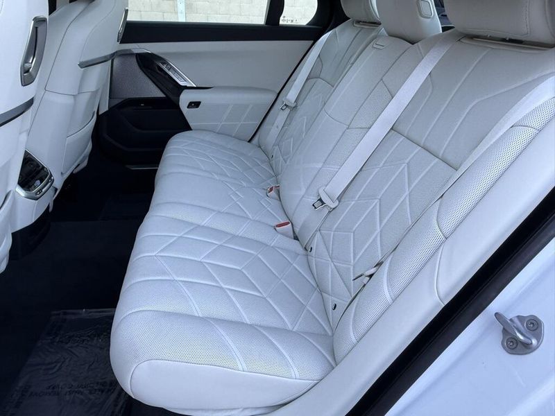 Used 2025 BMW i7 eDrive50Image 33