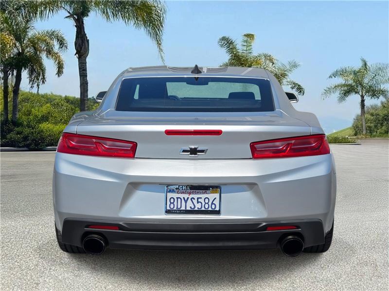 2018 Chevrolet Camaro 1LT photo 3
