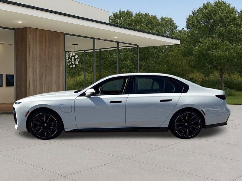 Used 2026 BMW 7 Series 750e xDriveImage 12
