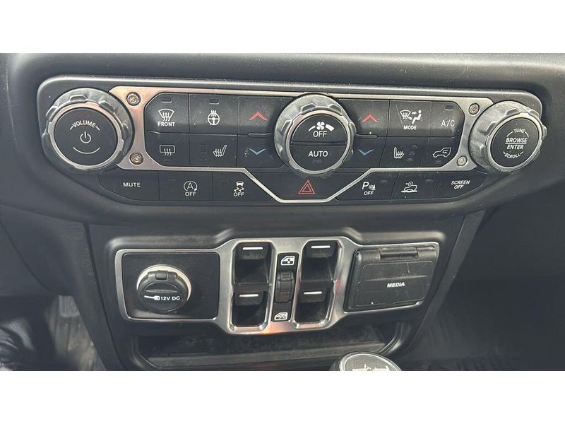 Used 2021 Jeep Wrangler Unlimited SaharaImage 14