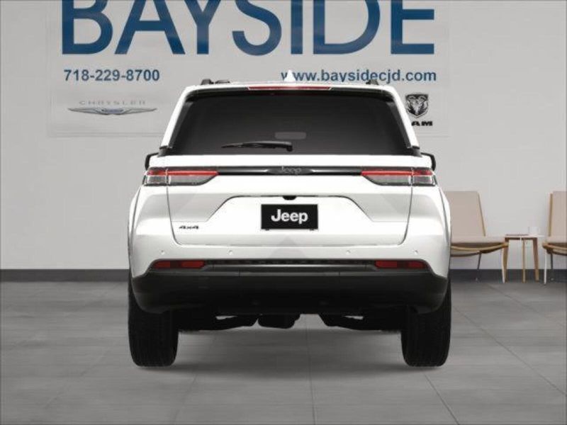 2025 Jeep Grand Cherokee Altitude photo 9