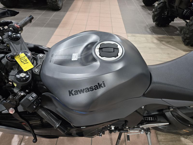 NEW 2025 KAWASAKI NINJA ZX6R NINJA ZX6R BASE Image 14