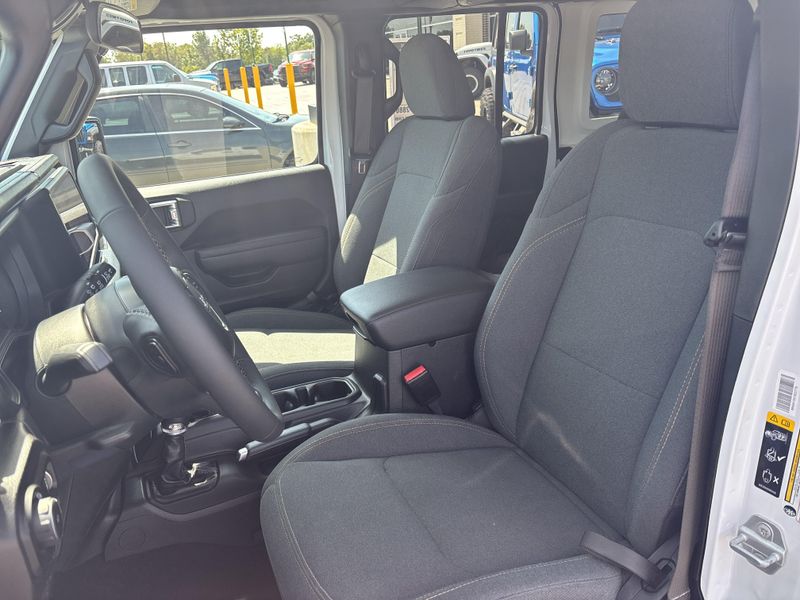 Used 2026 Jeep Wrangler Sport SImage 11
