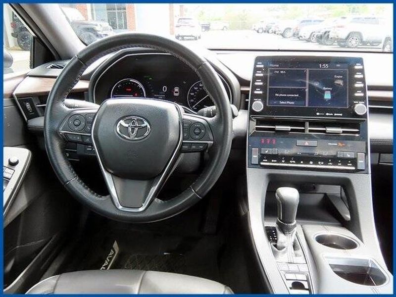 2019 Toyota Avalon Hybrid XLE PlusImage 10