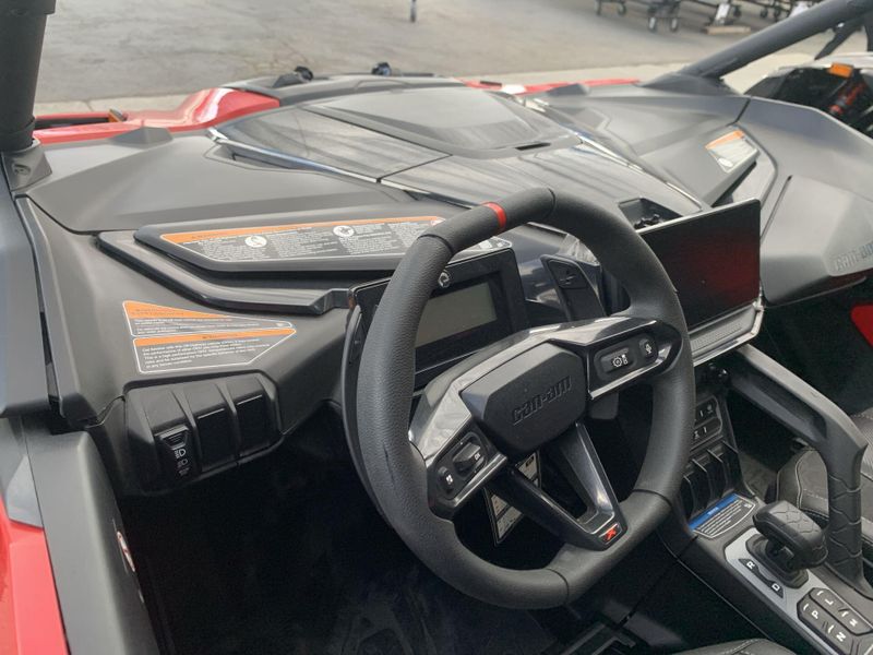 New 2025 Can-Am MAVERICK R MAX X 999T DCT Image 18