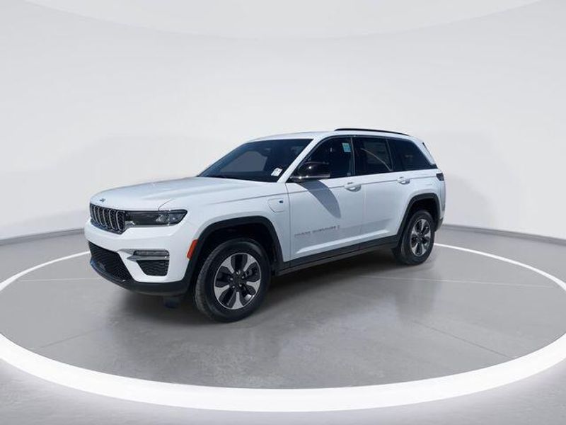 New 2024 Jeep Grand Cherokee 4xeImage 4
