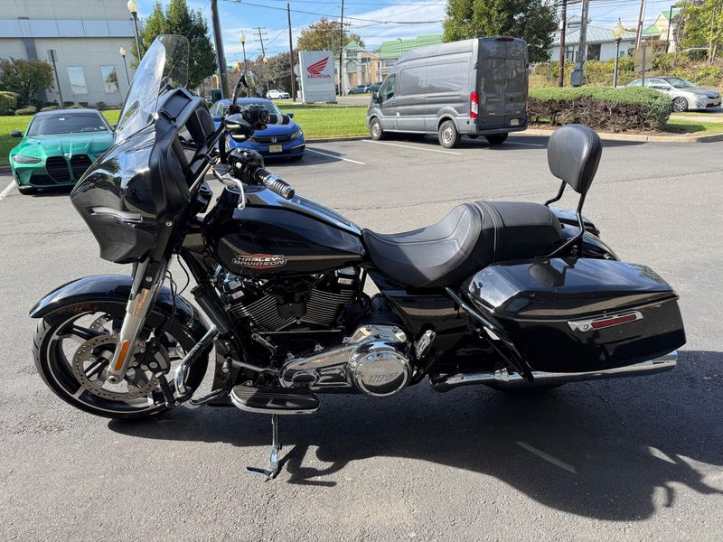 2024 Harley-Davidson Street GlideImage 2