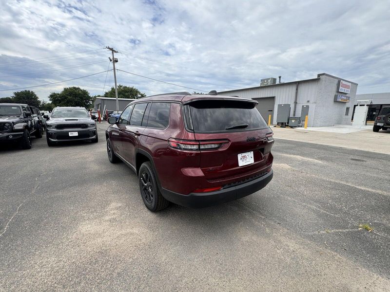 2024 Jeep Grand Cherokee L Altitude X 4x4Image 6