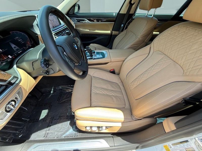 2022 BMW 7 Series 740iImage 18