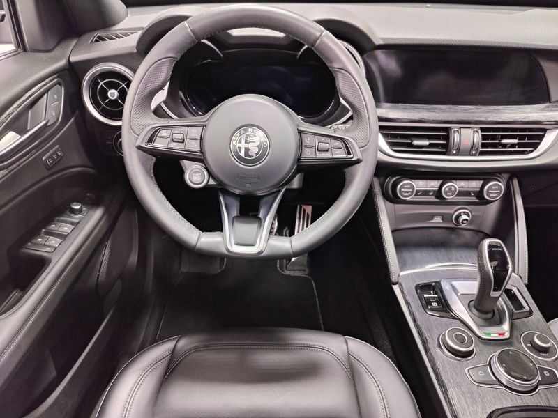 2024 Alfa Romeo Stelvio Sprint Q4 AWD w/Sunroof/Wheel PkgImage 21