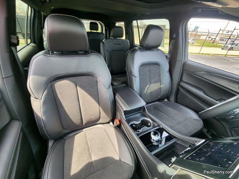 2025 Jeep Grand Cherokee L Altitude X 4x4Image 21