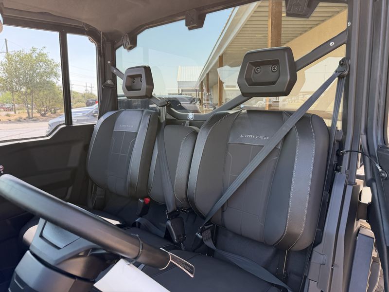NEW 2026 CAN-AM DEFENDER LIMITED CAB HD11 Image 8