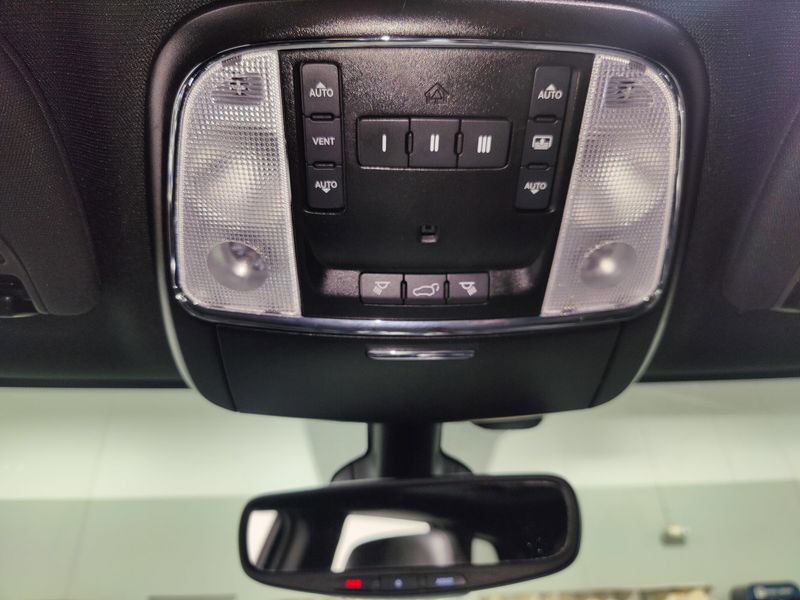 2019 Jeep Grand Cherokee Limited photo 26