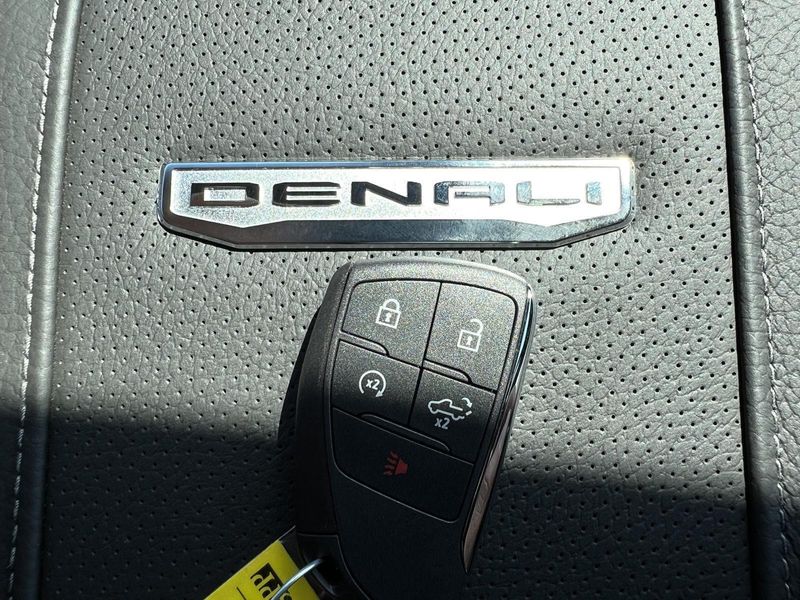 2026 Gmc Sierra HD Denali photo 38