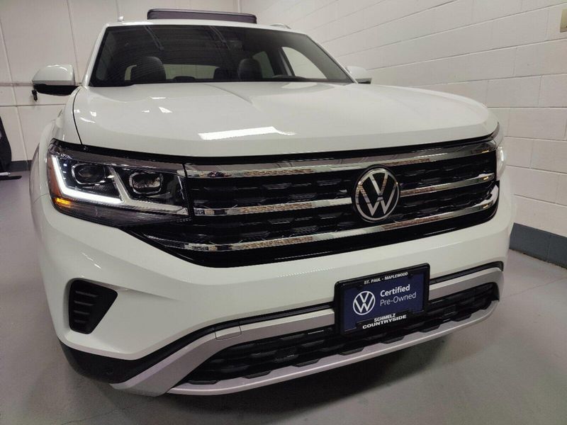 2023 Volkswagen Atlas Cross Sport V6 AWD SE w/Technology/SunroofImage 2