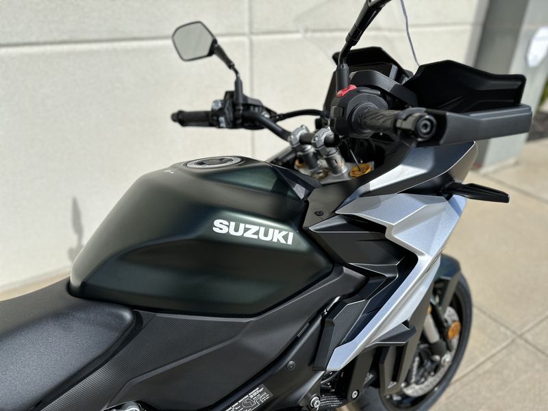 2024 Suzuki GSXS 1000GXImage 8