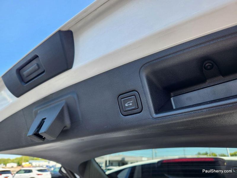 Used 2023 GMC Terrain SLE