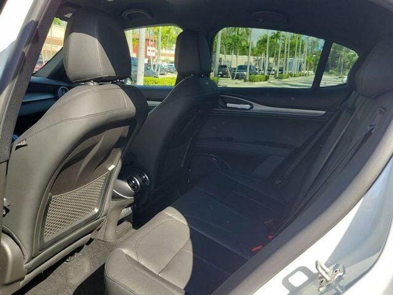 2025 Alfa Romeo Stelvio Sprint Base photo 4