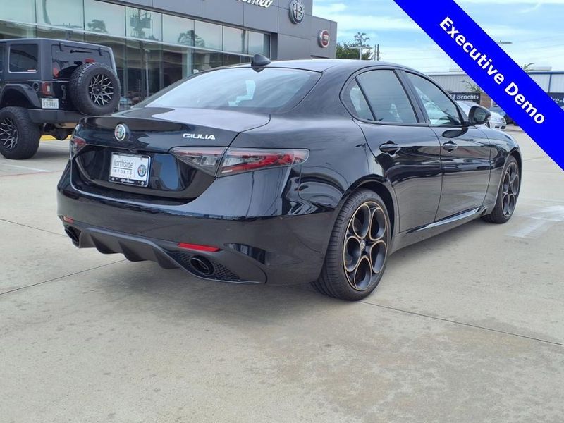 New 2025 Alfa Romeo Giulia Intensa RwdImage 7