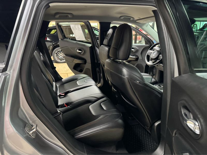 2021 Jeep Cherokee Trailhawk photo 10