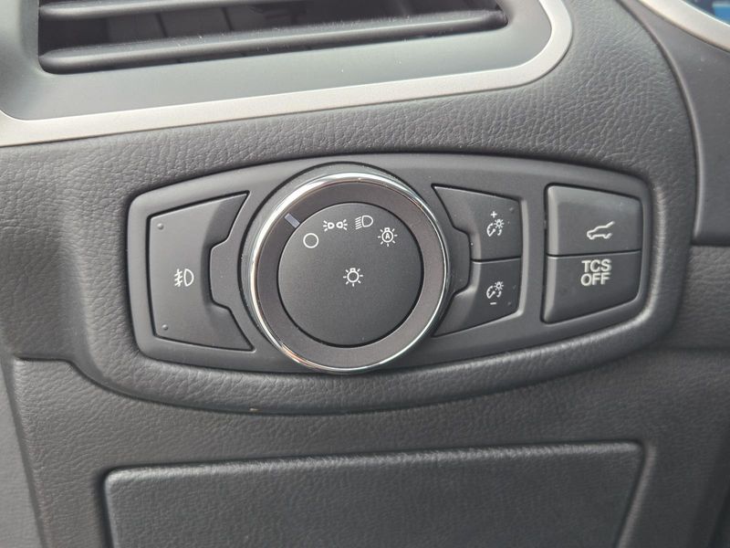 Used 2019 Ford Edge SEL FWD