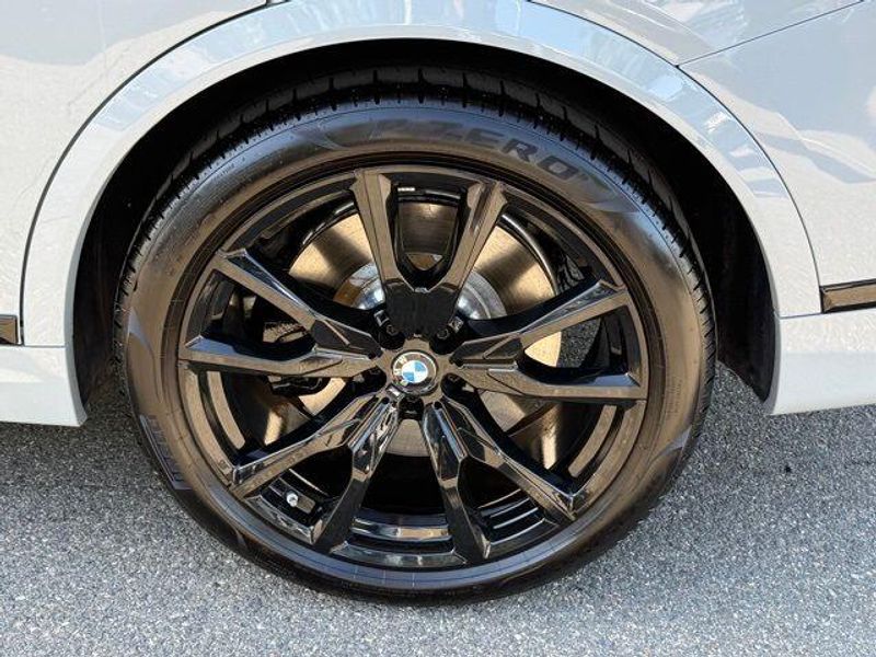 Used 2025 BMW X7 M60iImage 14
