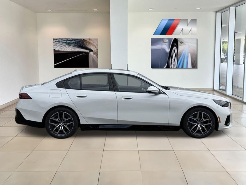 2025 BMW i5 eDrive40Image 5
