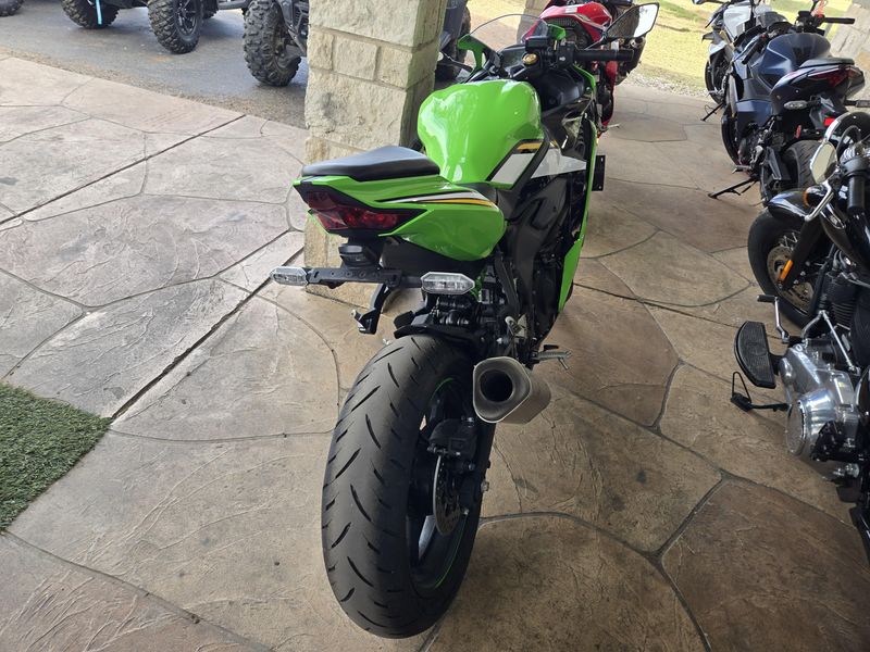 USED 2025 KAWASAKI NINJA ZX4RR ABS Image 5