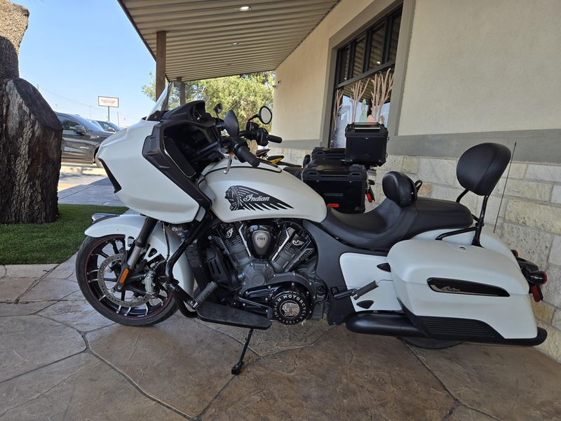 USED 2021 INDIAN MOTORCYCLE CHALLENGER DARK HORSE Image 5