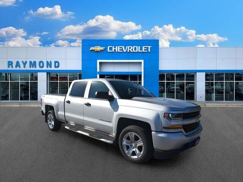 Used 2018 Chevrolet Silverado 1500 CustomImage 10