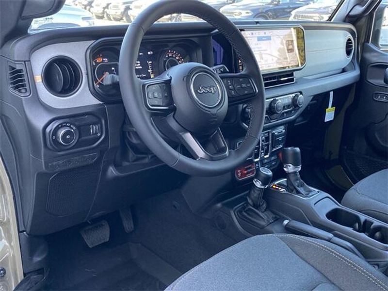 2025 Jeep Wrangler 4-door WillysImage 15