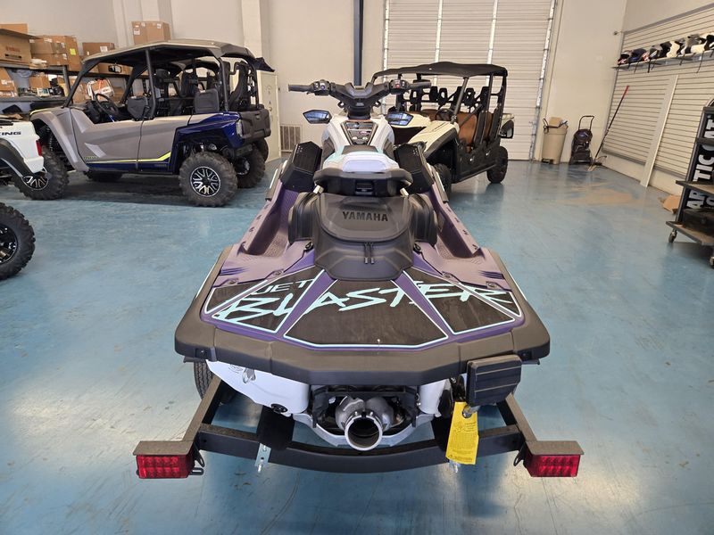 2025 Yamaha JETBLASTER LTD 3 PURPLE AND WHITE Image 8
