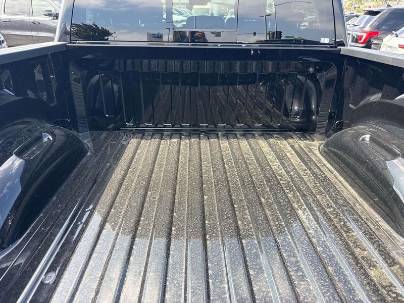 New 2026 RAM 1500 Express Crew Cab 4x4 5'7' Box