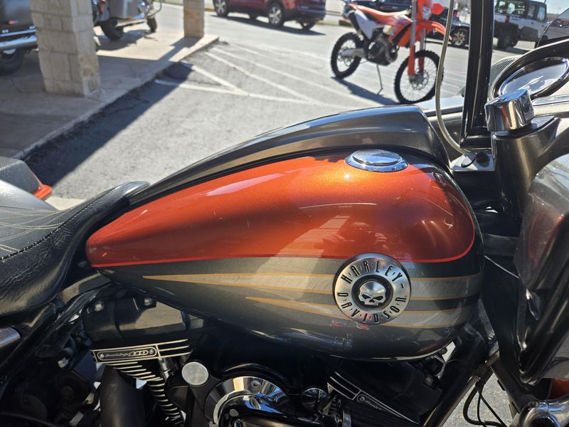 USED 2013 HARLEY ROAD GLIDE CVO  CUSTOM Image 12