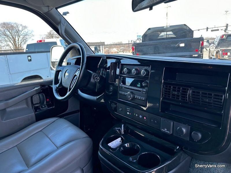 2019 Chevrolet Express 2500 Image 26