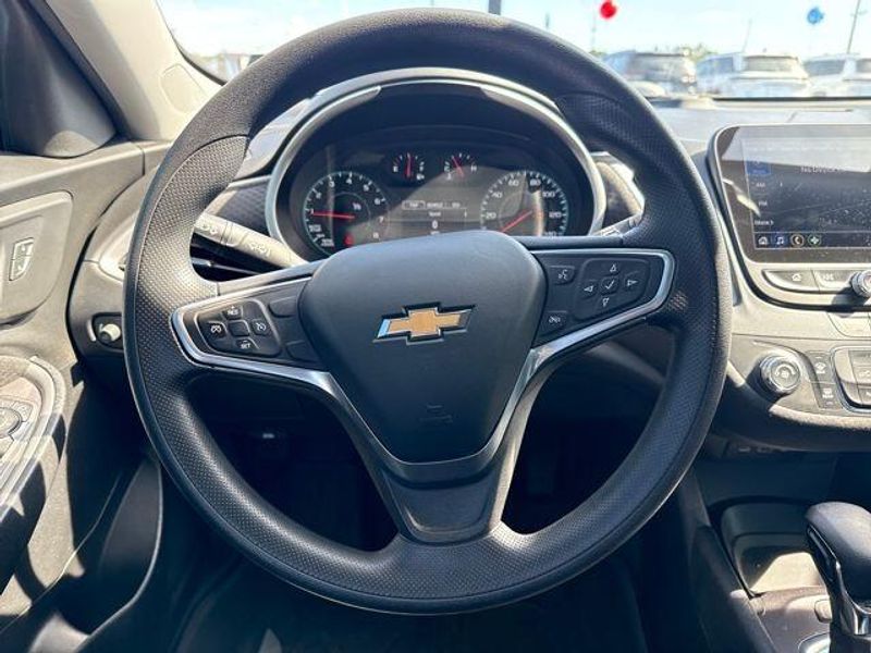 2022 Chevrolet Malibu LS