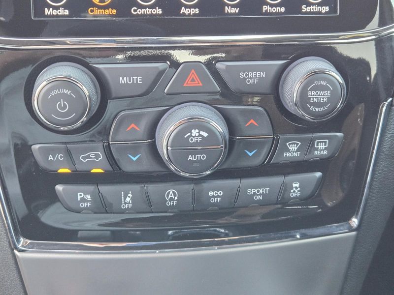 Used 2021 Jeep Grand Cherokee Laredo X 4x4