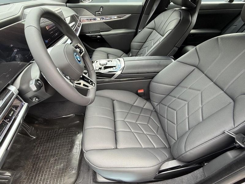 2025 BMW i7 eDrive50Image 19