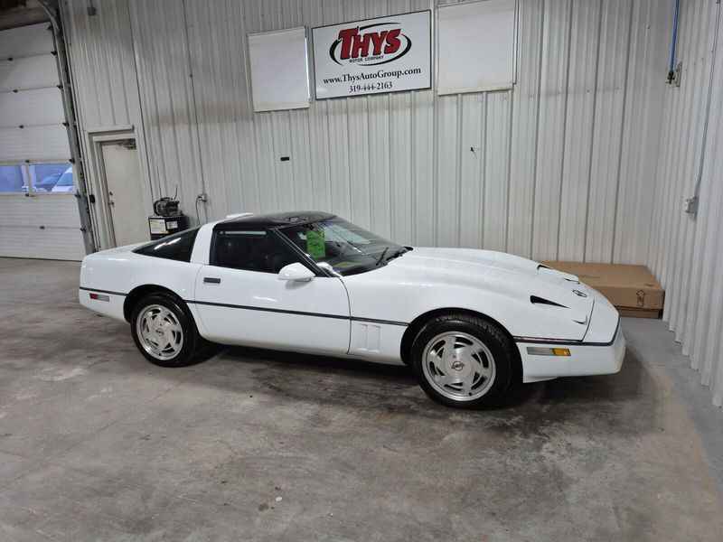 1989 Chevrolet Corvette Image 2