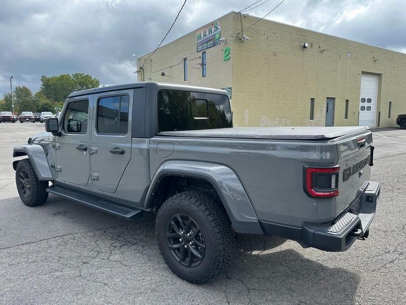 2021 Jeep Gladiator Sport photo 7