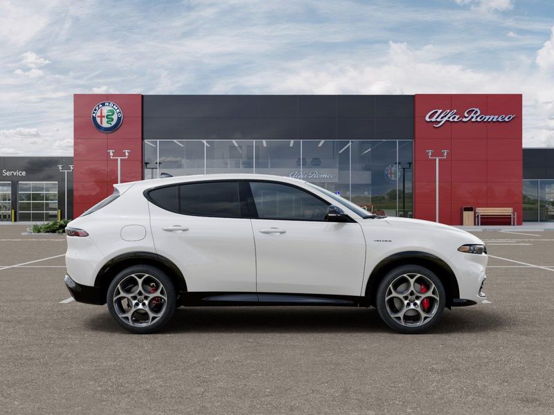 New 2025 Alfa Romeo Tonale AwdImage 38