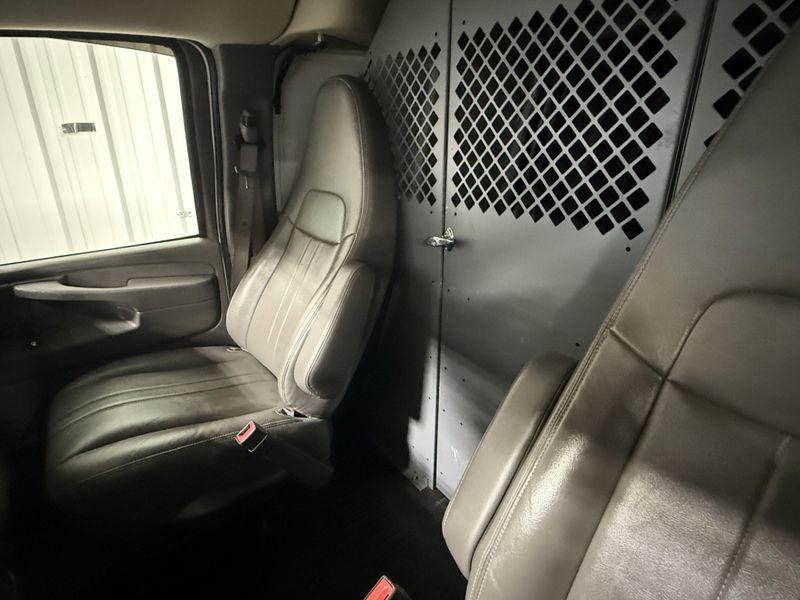 Used 2015 GMC Savana 2500 Image 23