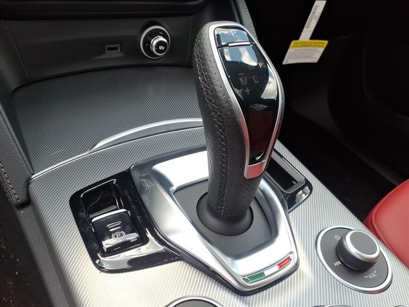 New 2025 Alfa Romeo Stelvio AwdImage 22