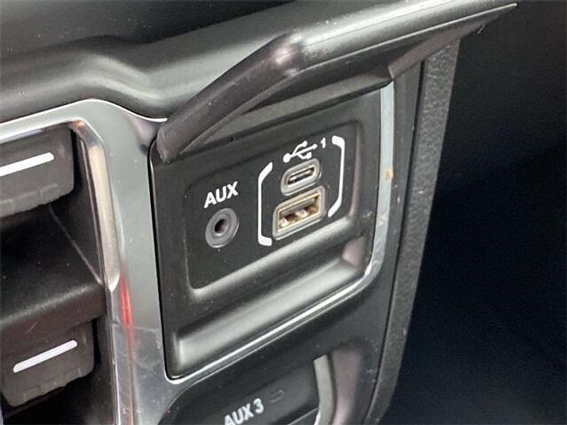 2021 Jeep Wrangler Unlimited SaharaImage 27