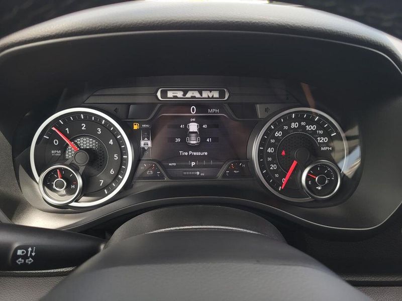 2025 RAM 1500 Big Horn Crew Cab 4x4 5