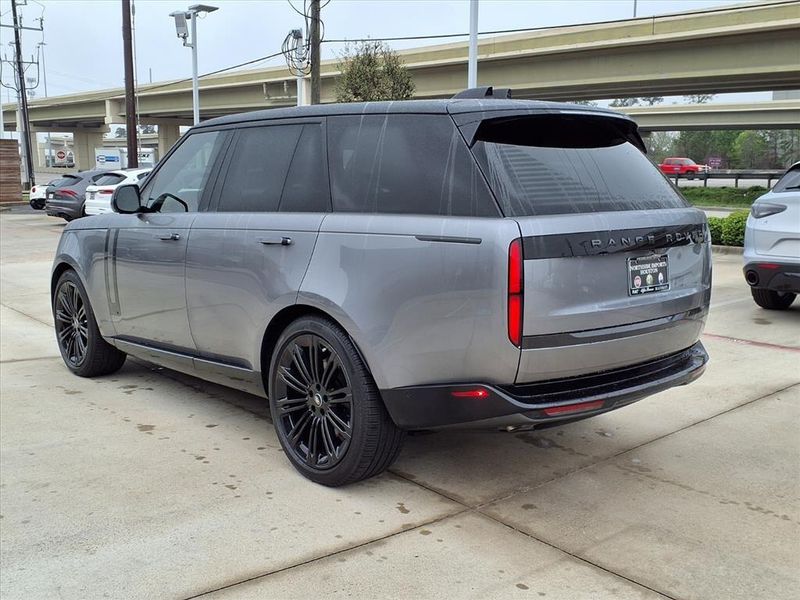Used 2025 Land Rover Range Rover AutobiographyImage 9