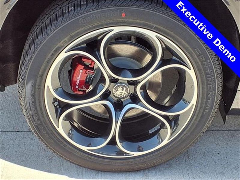 2025 Alfa Romeo Stelvio AwdImage 7